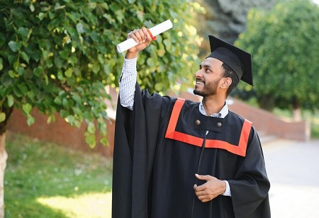 IIT Kanpur's eMasters Program Achieves Over 1,000 Admissions